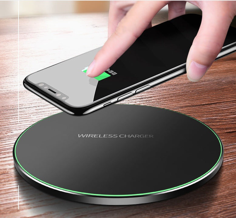 LoomTech™ Fast Wireless Charging Pad – High-Speed Charger for iPhone & Samsung Devices