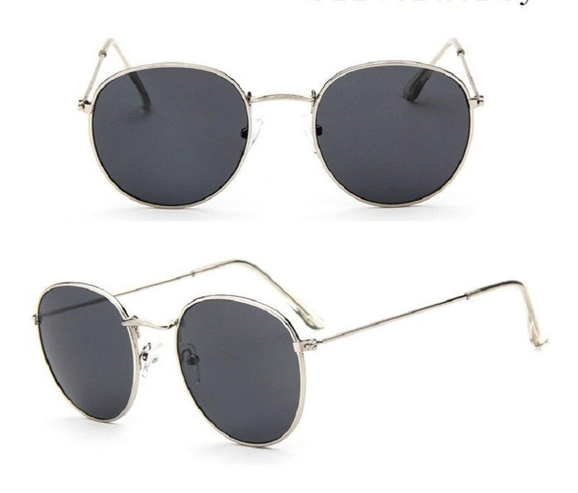 LoomTech™ Women’s Retro Round Sunglasses – Metal Frame UV-Protective Eyewear
