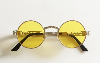LoomTech™ Classic Unisex Sunglasses – Timeless UV400 Eyewear for Men & Women