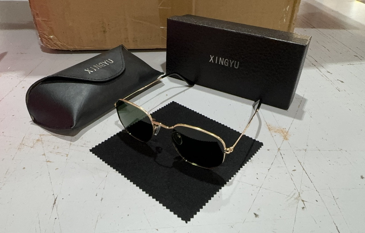 LoomTech™ Classic Retro Round Sunglasses – UV400 Fashion Eyewear for Men