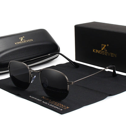 LoomTech™ Classic Retro Round Sunglasses – UV400 Fashion Eyewear for Men